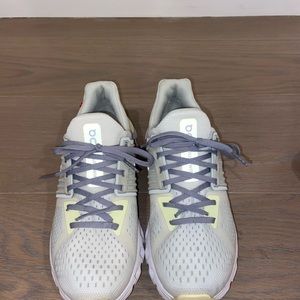 On Running Shoes Cloudswift color: Limelight